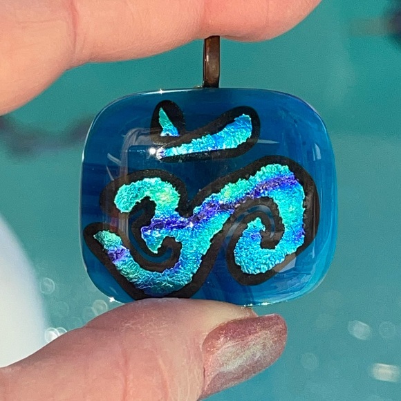 ॐ Turquoise Blue Glass Dichroic Pendant - Picture 6 of 9
